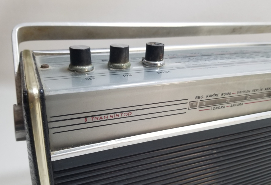 ÇALIŞIR DURUMDA ANTİKA RADYO