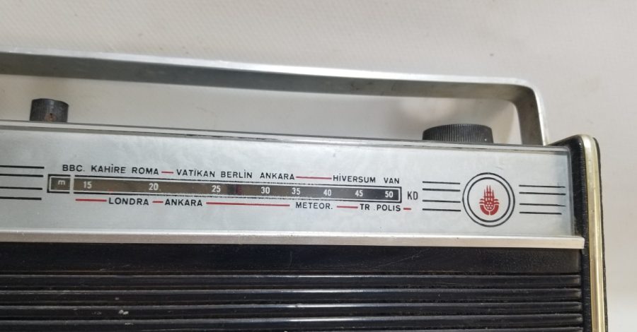 ÇALIŞIR DURUMDA ANTİKA RADYO