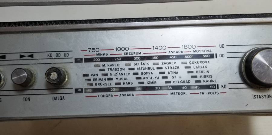 ÇALIŞIR DURUMDA ANTİKA RADYO