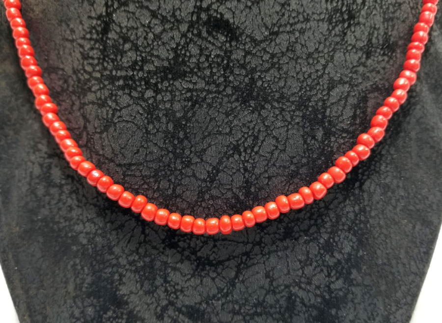 MERCANİ FORMDA YAPILMIŞ UZAKDOĞU KOLYE