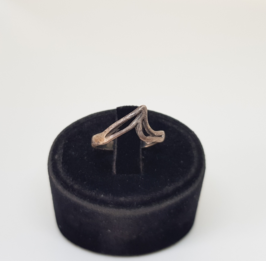 ZİHGİR FORMUNDA YAPILMIŞ GÜMÜŞ YÜZÜK