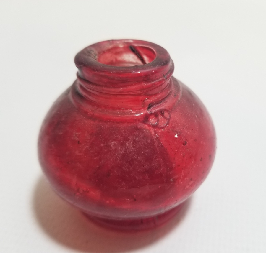 NADİR KIRMIZI RENKTE ANTİKA MİNİ İDARE LAMBASI HAZNESİ