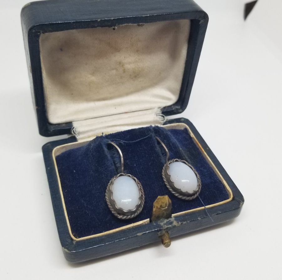 ORİJİNAL KUTUSUNDA OPAL TAŞLI ANTİKA KÜPE