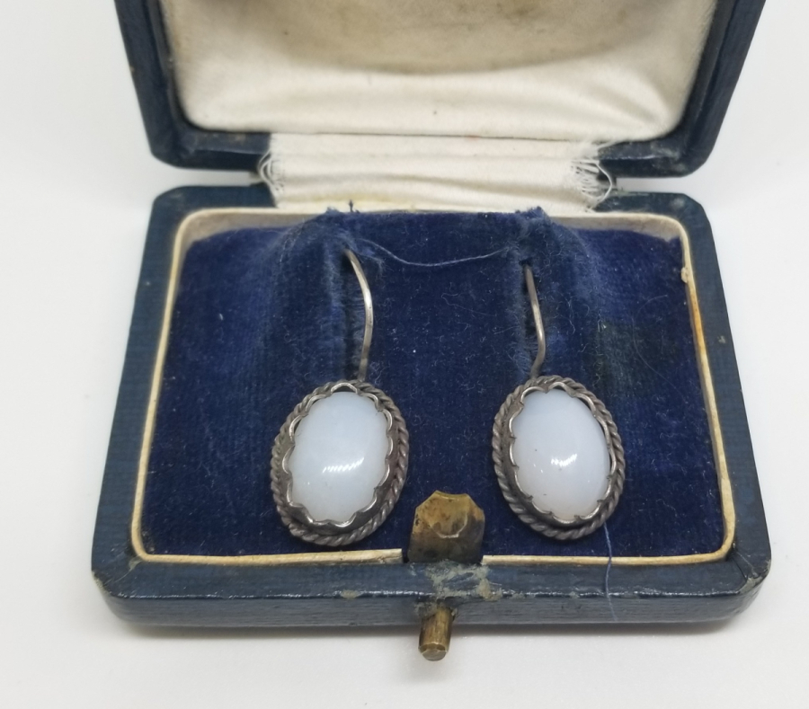 ORİJİNAL KUTUSUNDA OPAL TAŞLI ANTİKA KÜPE