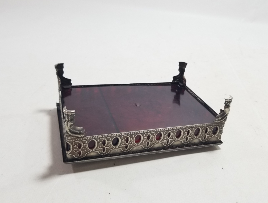 UŞAK ŞEKER FABRİKASININ KURULUŞUNUN 50. YILINA ÖZEL YAPTIRILMIŞ ANTİKA KAPAKLI KUTU