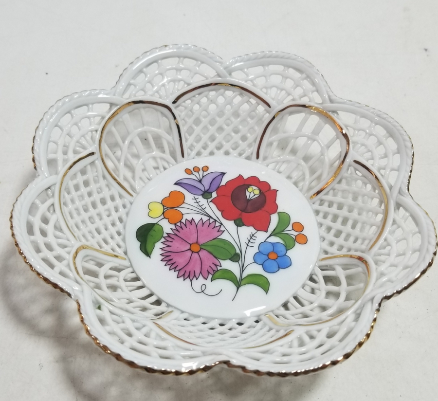 ÜZERİ ALTIN VARAKLI PORSELEN MEYVELİK