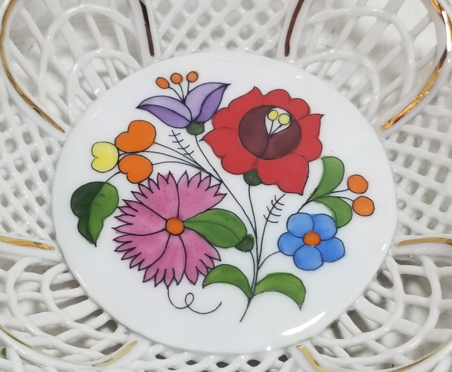 ÜZERİ ALTIN VARAKLI PORSELEN MEYVELİK