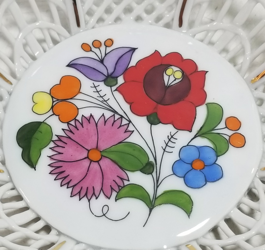 ÜZERİ ALTIN VARAKLI PORSELEN MEYVELİK