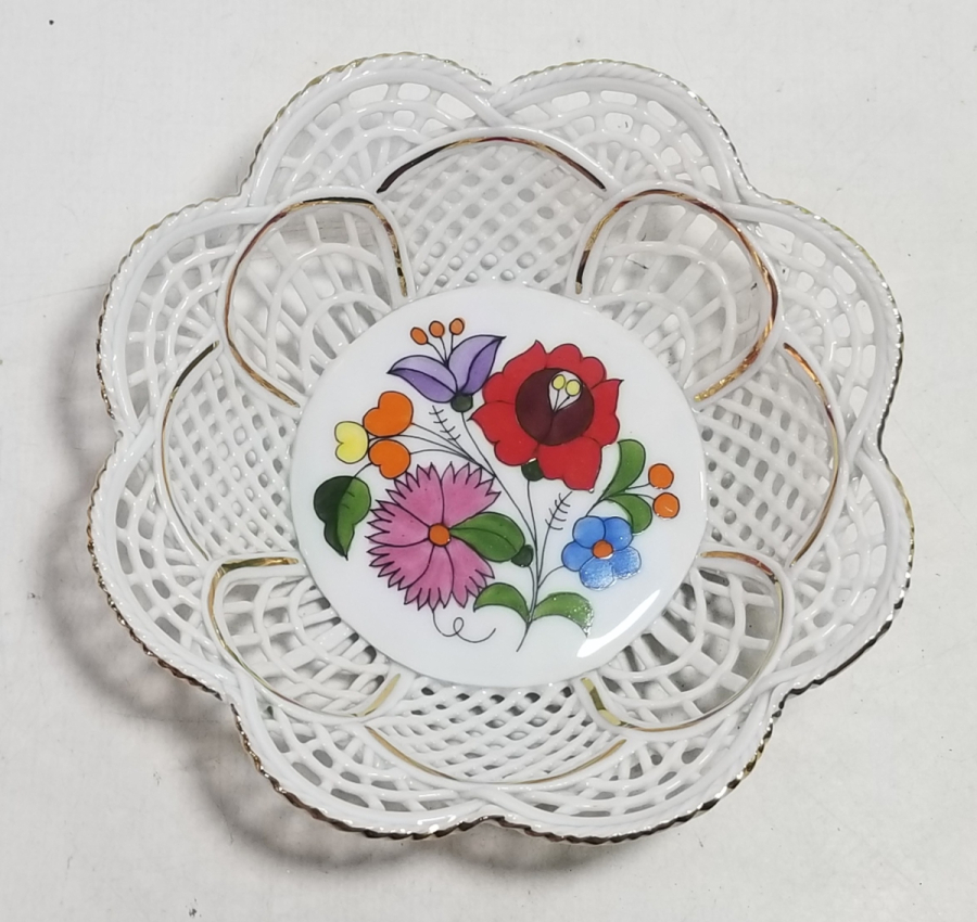 ÜZERİ ALTIN VARAKLI PORSELEN MEYVELİK