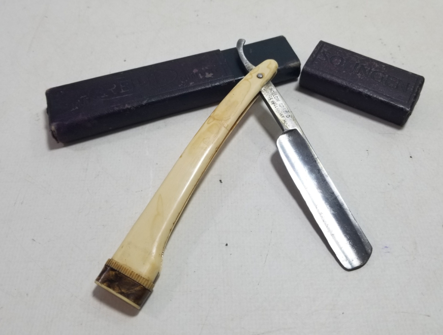 ORİJİNAL KUTUSUNDA FİLDİŞİ SAPLI NADİR USTURA