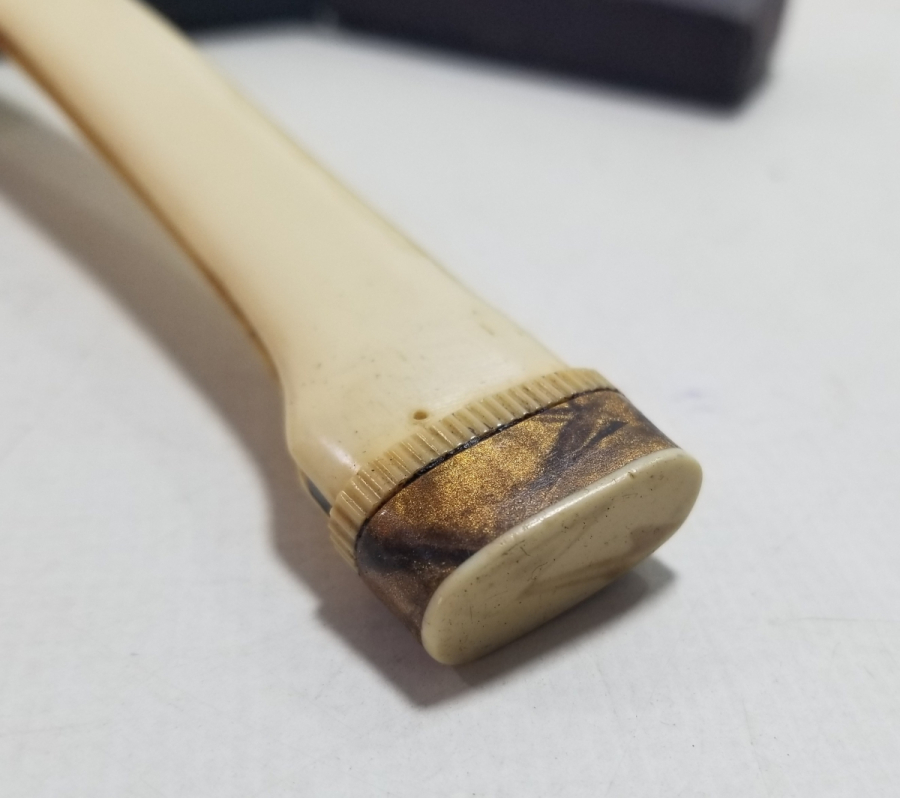 ORİJİNAL KUTUSUNDA FİLDİŞİ SAPLI NADİR USTURA