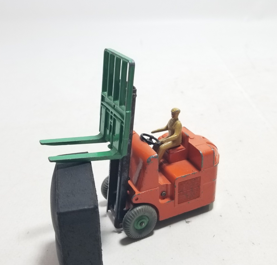 İNGİLİZ YAPIMI ANTİKA METAL OYUNCAK FORKLİFT