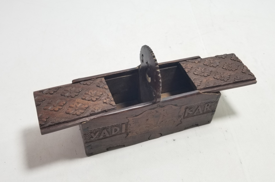 EL OYMA İŞÇİLİKLİ ANTİKA KAHVE KUTUSU