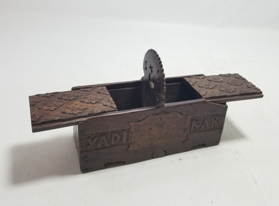 EL OYMA İŞÇİLİKLİ ANTİKA KAHVE KUTUSU