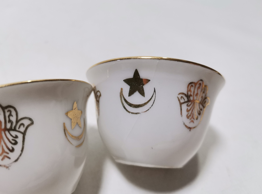 2 ADET ÜZERİ ALTIN VARAKLI ANTİKA ZARF FİNCANI