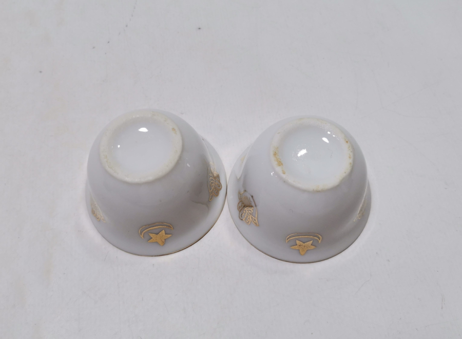 2 ADET ÜZERİ ALTIN VARAKLI ANTİKA ZARF FİNCANI