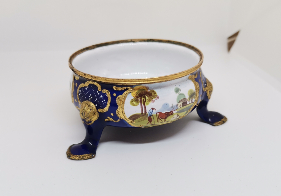 EL BOYAMA İŞÇİLİKLİ VE ALTIN VARAKLI NADİR ANTİKA HAVYARLIK