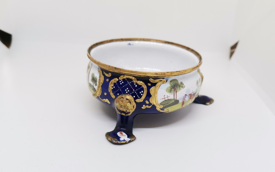 EL BOYAMA İŞÇİLİKLİ VE ALTIN VARAKLI NADİR ANTİKA HAVYARLIK