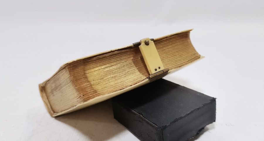 NADİR TİPTE ANTİKA İNCİL