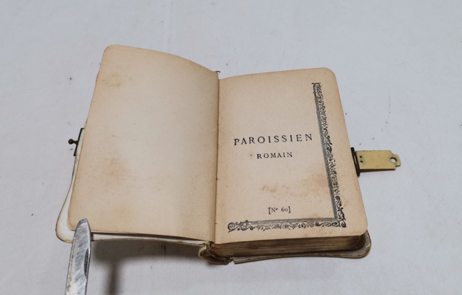 NADİR TİPTE ANTİKA İNCİL