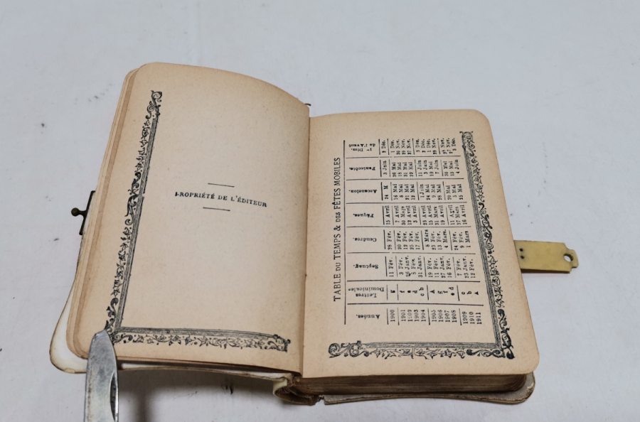 NADİR TİPTE ANTİKA İNCİL