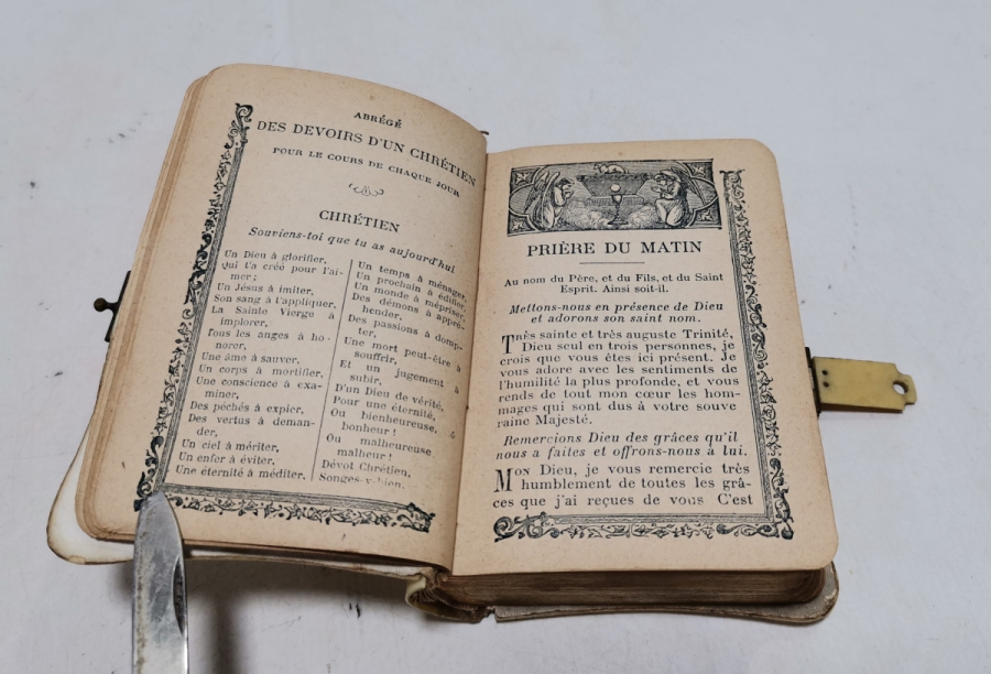 NADİR TİPTE ANTİKA İNCİL