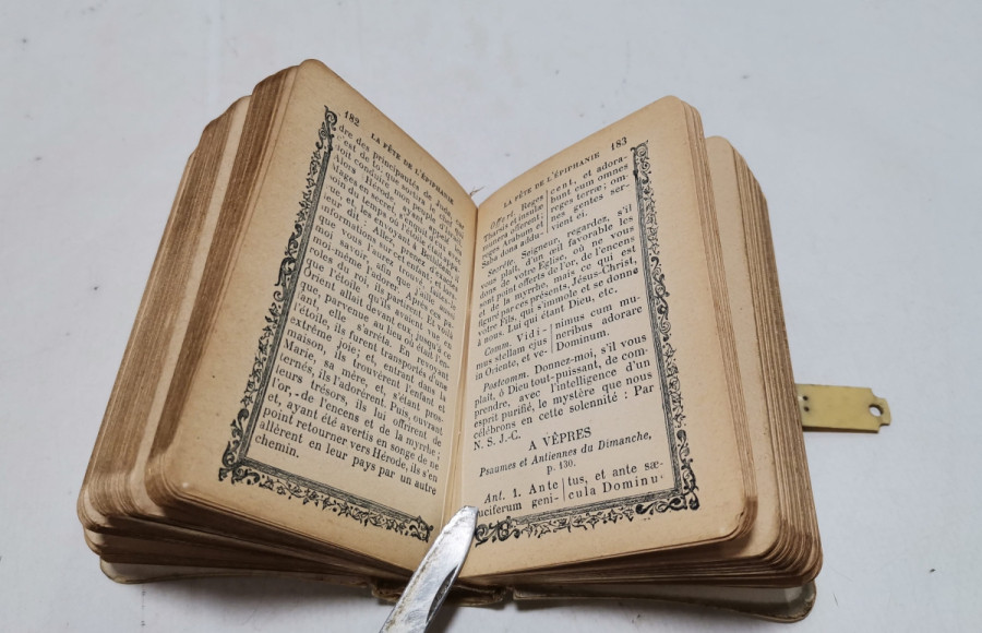 NADİR TİPTE ANTİKA İNCİL