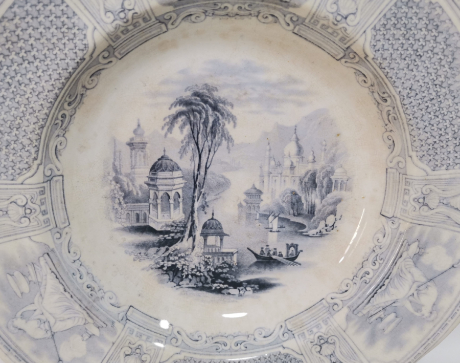 ORYANTALİST FORMDA YAPILMIŞ BOSPHOURUS PORSELEN TABAK