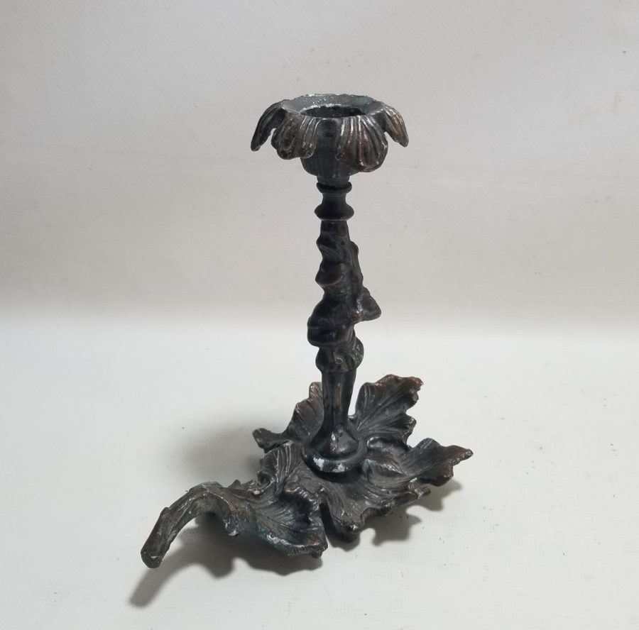 KABARTMA İŞÇİLİKLİ ANTİKA MUMLUK