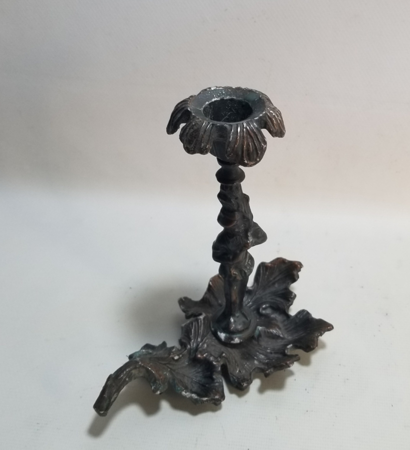 KABARTMA İŞÇİLİKLİ ANTİKA MUMLUK