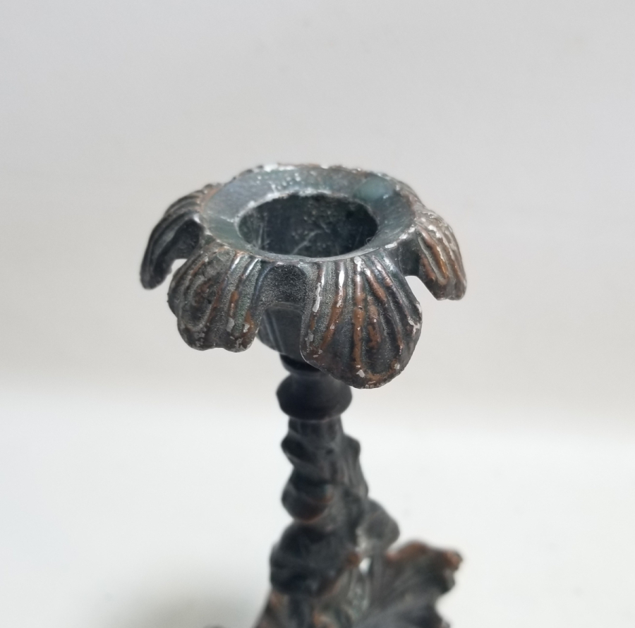 KABARTMA İŞÇİLİKLİ ANTİKA MUMLUK