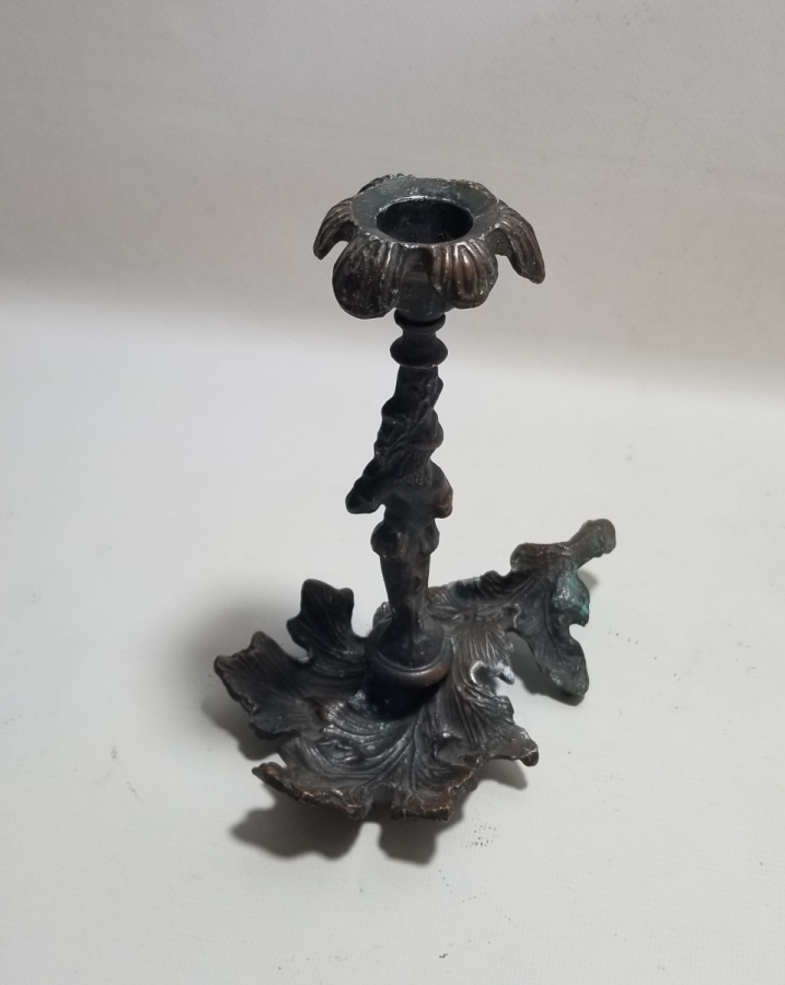 KABARTMA İŞÇİLİKLİ ANTİKA MUMLUK