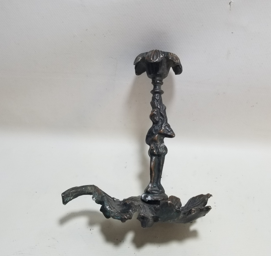 KABARTMA İŞÇİLİKLİ ANTİKA MUMLUK