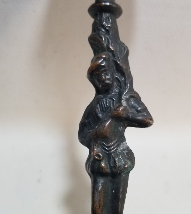 KABARTMA İŞÇİLİKLİ ANTİKA MUMLUK