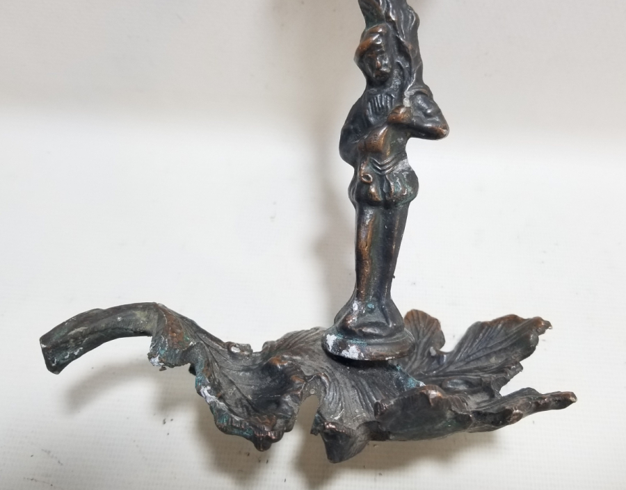 KABARTMA İŞÇİLİKLİ ANTİKA MUMLUK