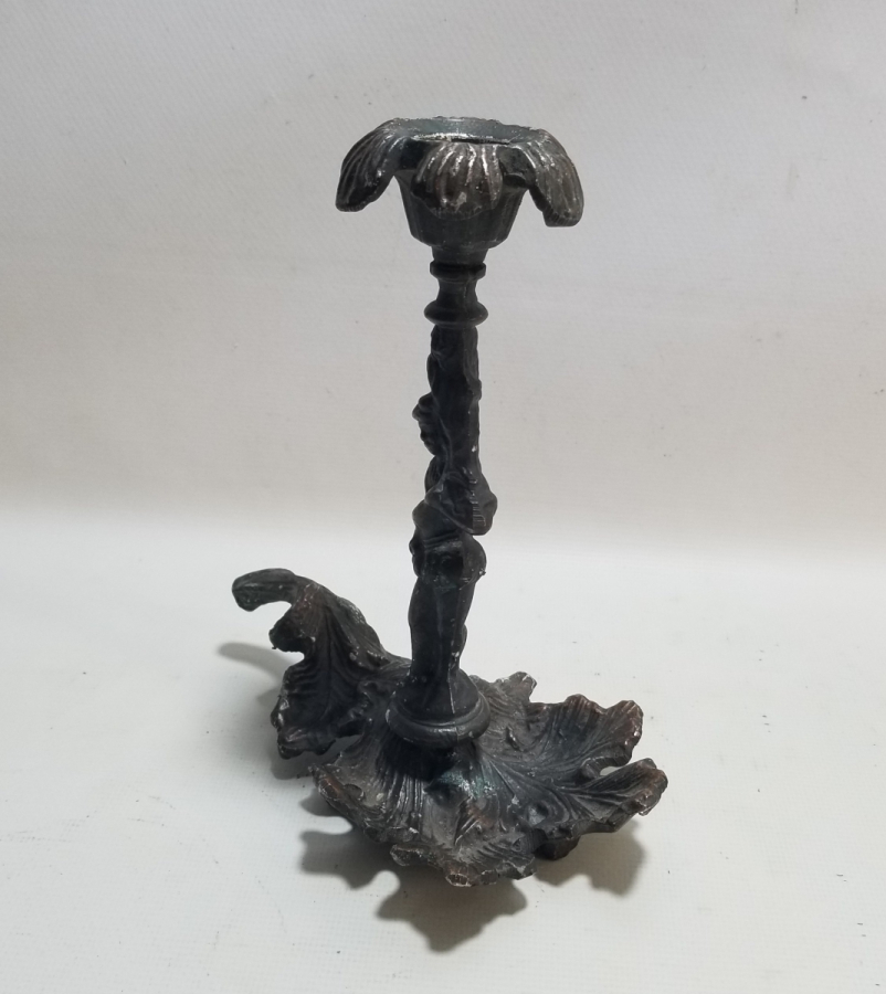 KABARTMA İŞÇİLİKLİ ANTİKA MUMLUK