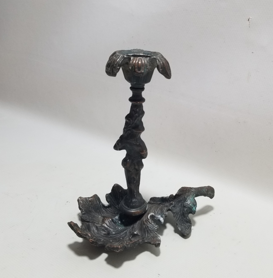 KABARTMA İŞÇİLİKLİ ANTİKA MUMLUK