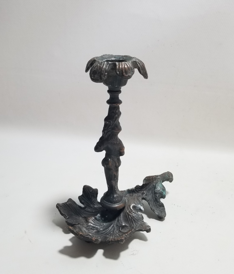 KABARTMA İŞÇİLİKLİ ANTİKA MUMLUK