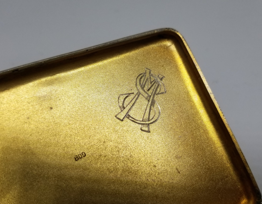 NADİR TİPTE ÖZEL YAPIM KALEM İŞÇİLİKLİ VE KİBRİT GÖZLÜ ANTİKA GÜMÜŞ SİGARA TABAKASI