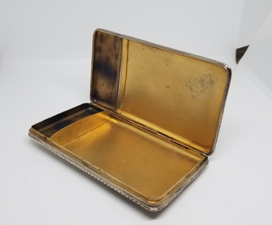 NADİR TİPTE ÖZEL YAPIM KALEM İŞÇİLİKLİ VE KİBRİT GÖZLÜ ANTİKA GÜMÜŞ SİGARA TABAKASI