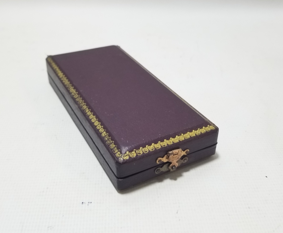 NADİR TİPTE ASKISI ÇİFT YAZILI ORİJİNAL KUTUSUNDA HİLAL-İ AHMER MADALYASI