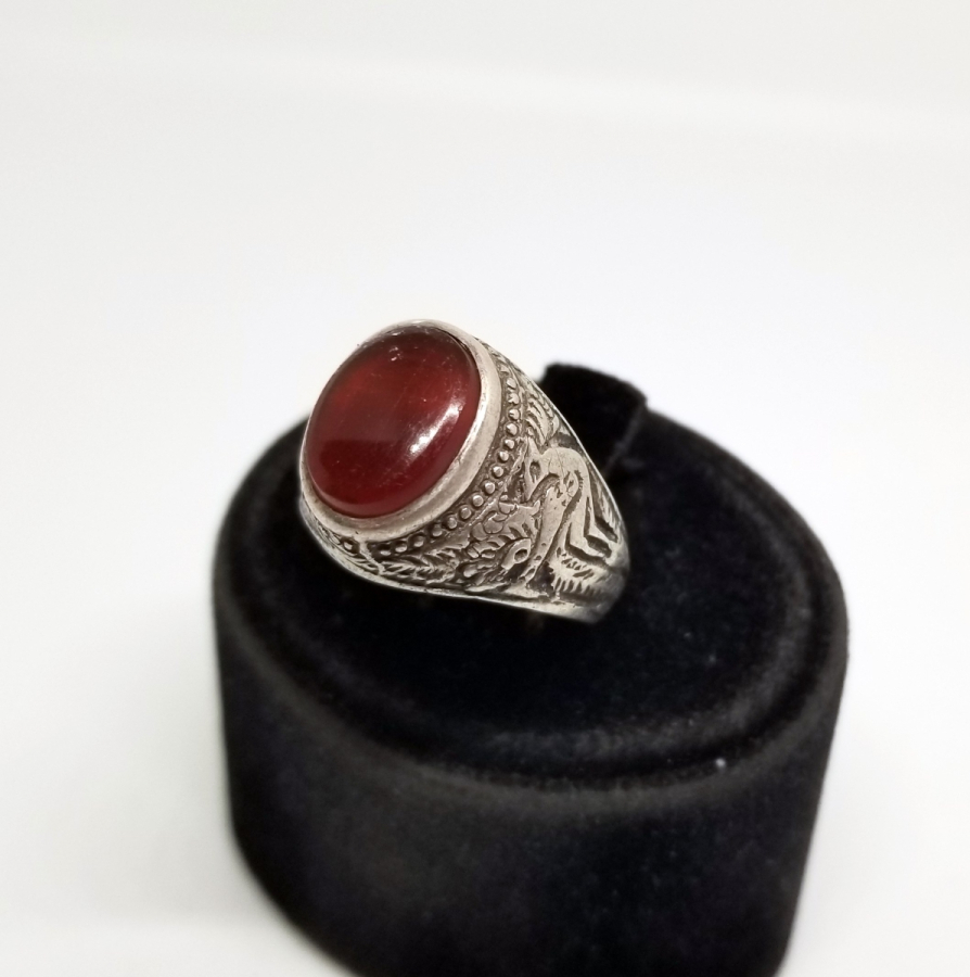 KABARTMA İŞÇİLİKLİ AKİK TAŞLI GÜMÜŞ YÜZÜK