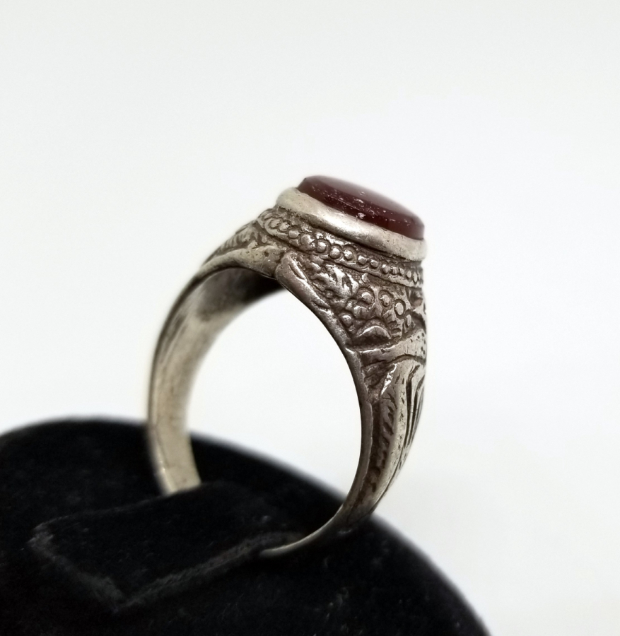 KABARTMA İŞÇİLİKLİ AKİK TAŞLI GÜMÜŞ YÜZÜK