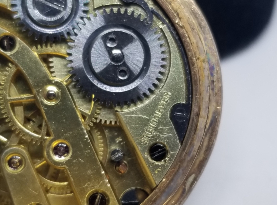 KABARTMA İŞÇİLİKLİ NADİR TİPTE ANTİKA ALTIN CEP SAATİ