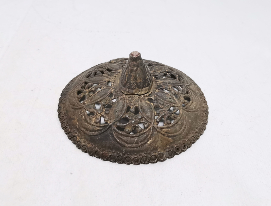 ÜZERİ HİLAL MOTİFLİ OSMANLI DÖNEMİ TESTERE İŞÇİLİKLİ GELİN TEPELİĞİ