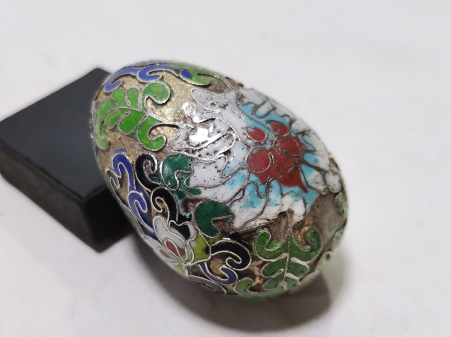 ÜZERİ MİNE İŞÇİLİKLİ ANTİKA PASKALYA YUMURTASI