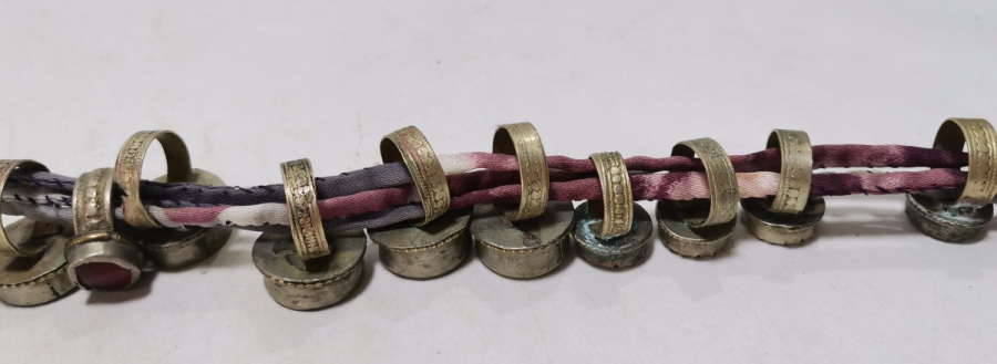 ÜZERİNDE ONLARCA YÜZÜK BULUNAN OSMANLI DÖNEMİ YÜZÜKÇÜ BAĞI