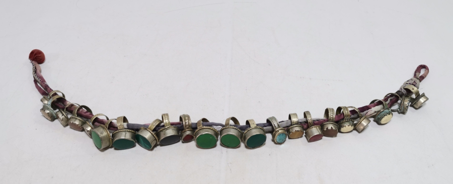 ÜZERİNDE ONLARCA YÜZÜK BULUNAN OSMANLI DÖNEMİ YÜZÜKÇÜ BAĞI