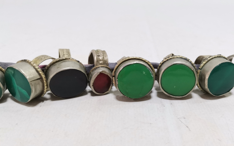 ÜZERİNDE ONLARCA YÜZÜK BULUNAN OSMANLI DÖNEMİ YÜZÜKÇÜ BAĞI