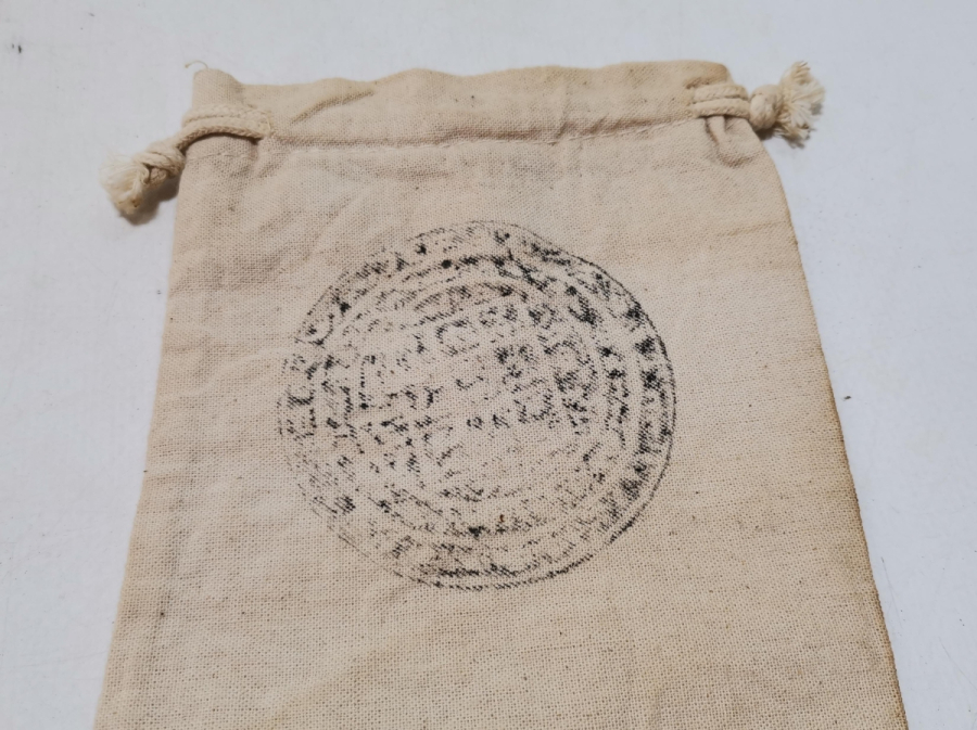 ÜZERİ TILSIMLI ANTİKA KESE